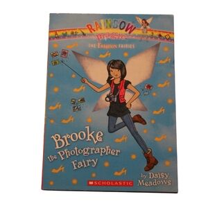 4/$20 🏷 Scholastic Rainbow Magic: Brooke the Photographer Fairy